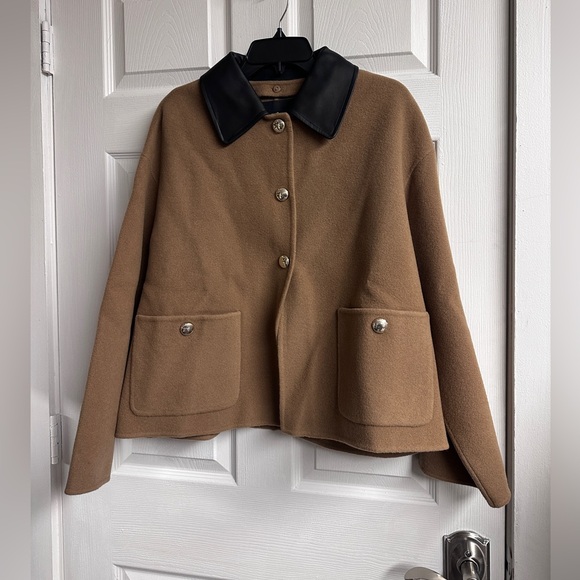 Gambline Double-Faced Coat with Leather Collar - Picture 4 of 7